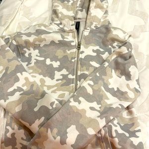 White camp Zip hoodie